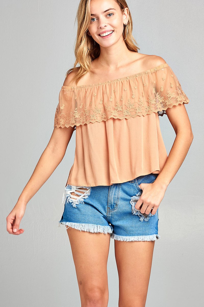Ladies fashion off the shoulder w/lace ruffle crinkle gauze woven top