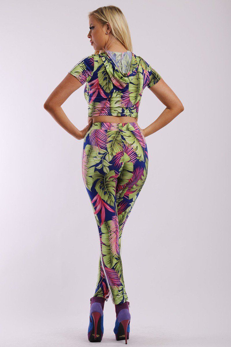 Leaf Print And Striped Side Contrast 2 Pieces Set Includes A Hooded Cropped Top With Short Sleeves And A High Waist Full Leggings