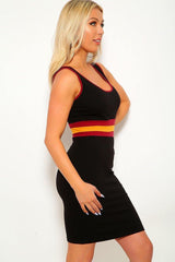 Solid, Color Block Contrast, Sleeveless, Round Neckline, Stripe Detail, And Stretchy. Followed By Fitted Wear