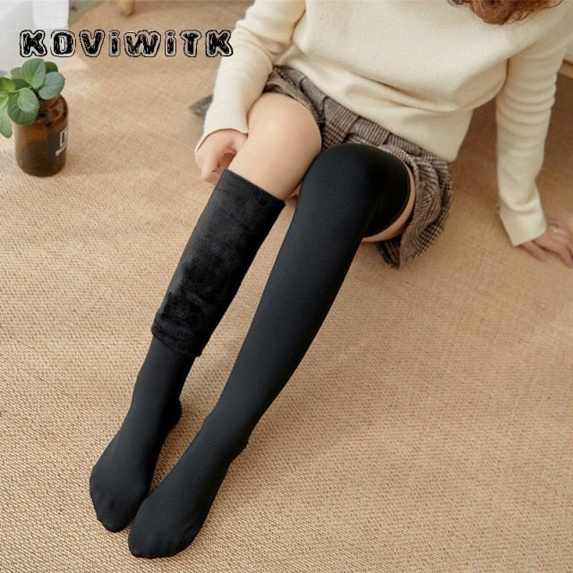 Elegant Black Knee-High Velvet Socks: Winter Chic